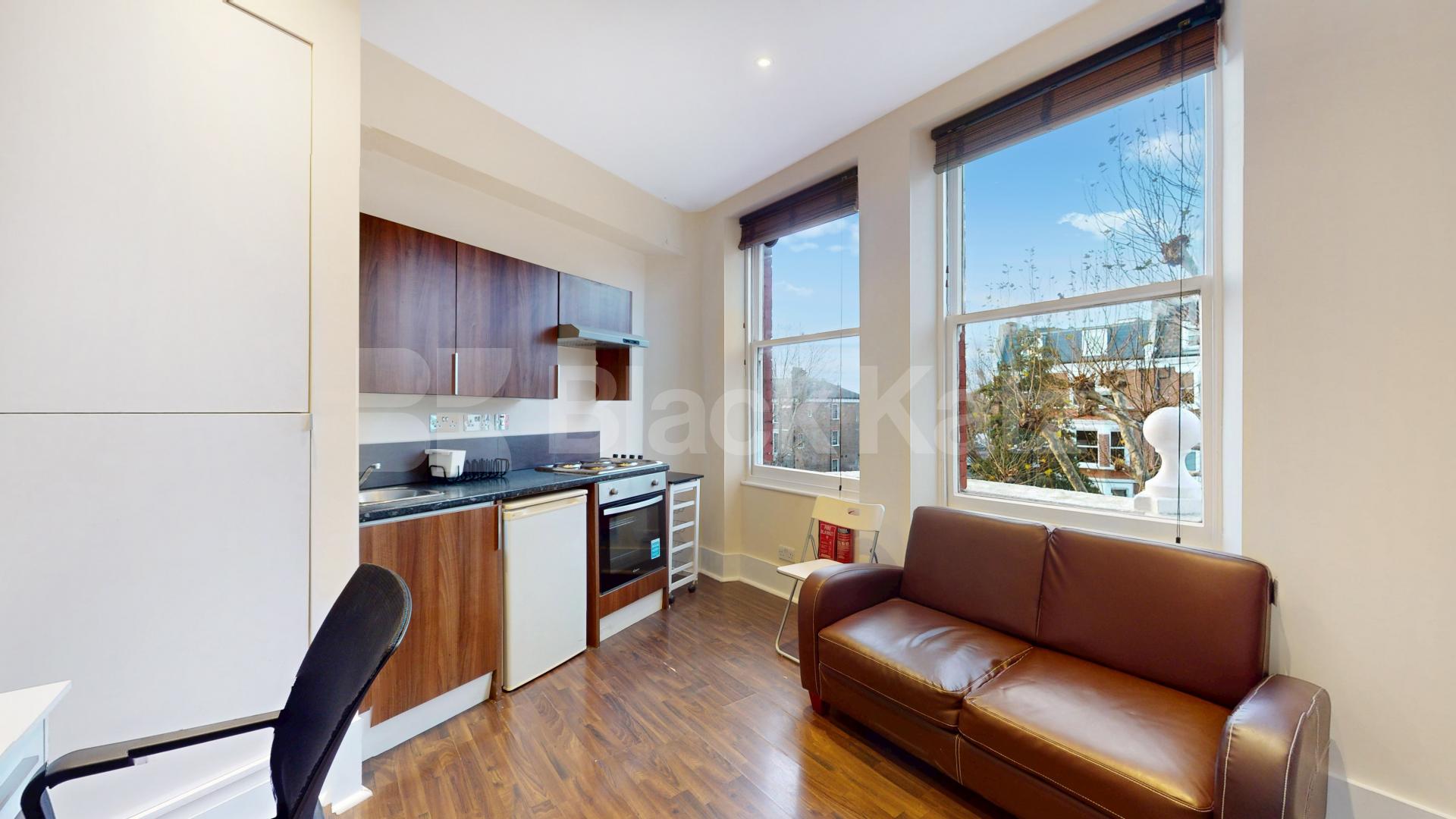 Modern one bed set within a large period house mins to tube and shops Sutherland Avenue, Maida Vale